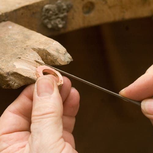 Eheringe selber schmieden bei Goldschmiede Guggenberger in 1060 Wien